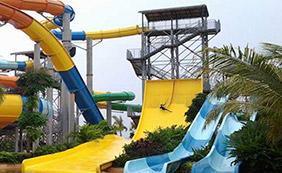 Austin Heights Water Adventure Park Yelow Wall